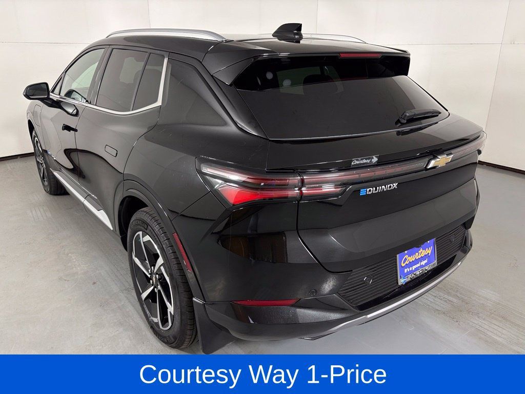 Used 2024 Chevrolet Equinox EV LT w/ LPO, Active Package FWD image 8