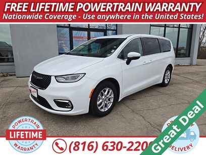 Used 2023 Chrysler Pacifica Touring-L