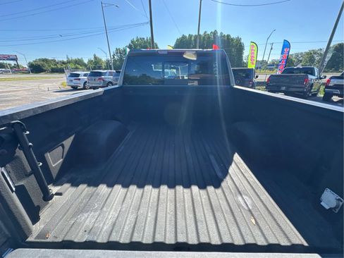Used 2020 GMC Sierra 1500 SLT RWD image 11