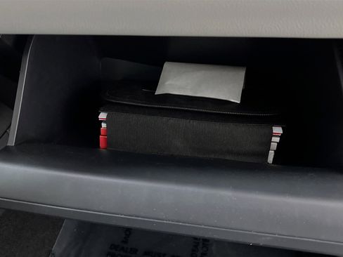 Used 2025 Toyota Corolla LE FWD image 34