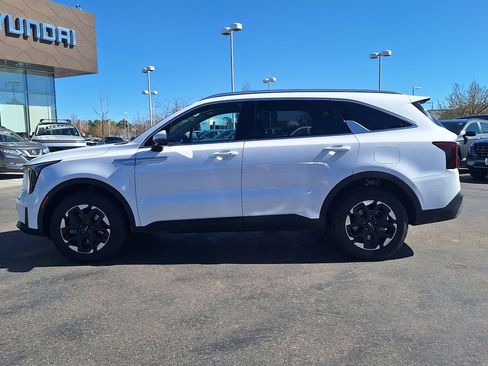 Used 2024 Kia Sorento S AWD/4WD image 6