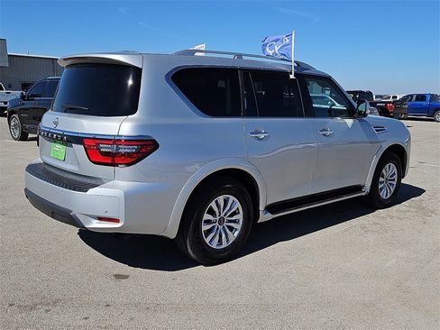 Used 2024 Nissan Armada SV image 8