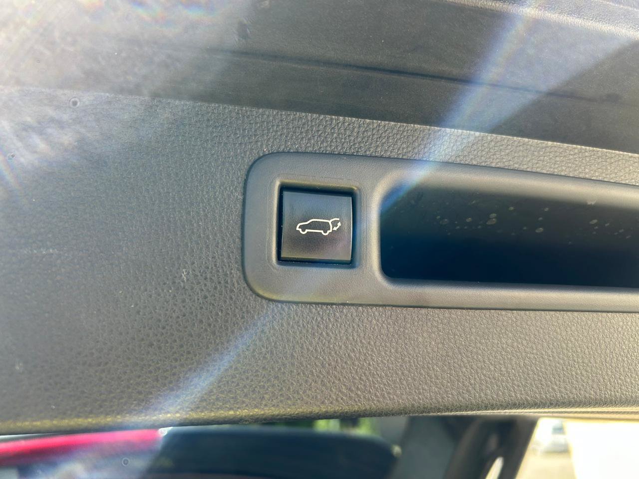 Used 2022 Toyota Highlander XLE AWD/4WD image 21