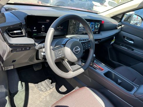 New 2026 Nissan Kicks SR w/ SR Premium Package FWD image 19