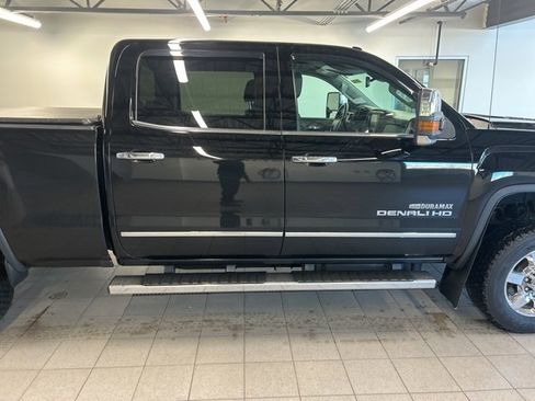 Used 2016 GMC Sierra 2500 Denali w/ Duramax Plus Package image 8