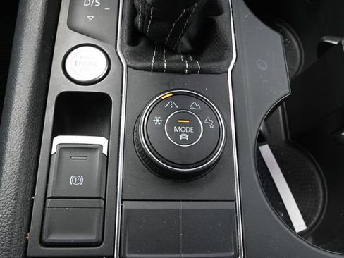 Used 2022 Volkswagen Atlas Cross Sport SE AWD/4WD image 10