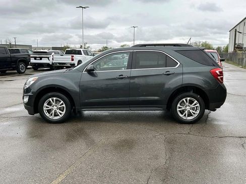 Used 2017 Chevrolet Equinox LT w/ Convenience Package FWD image 2