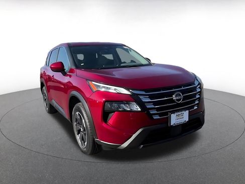 Used 2025 Nissan Rogue SV FWD image 3