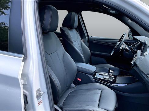 Used 2024 BMW X3 sDrive30i w/ Premium Package w/ZPA RWD image 9
