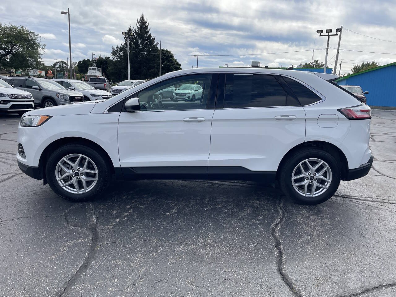 Used 2024 Ford Edge SEL w/ Convenience Package AWD/4WD image 9