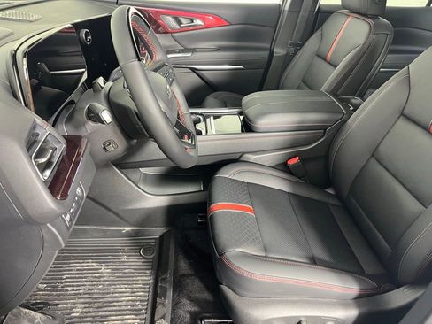 New 2026 Chevrolet Traverse RS w/ LPO, Floor Liner Package image 11