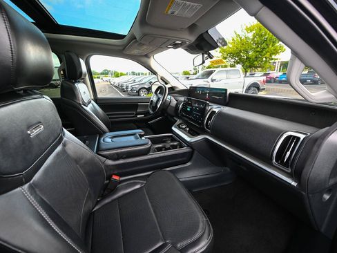Used 2025 Ford Expedition Max Platinum AWD/4WD image 25
