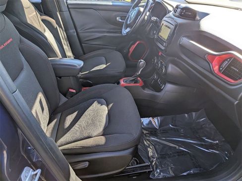 Used 2016 Jeep Renegade Trailhawk image 28