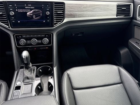 Used 2023 Volkswagen Atlas Cross Sport SE image 16