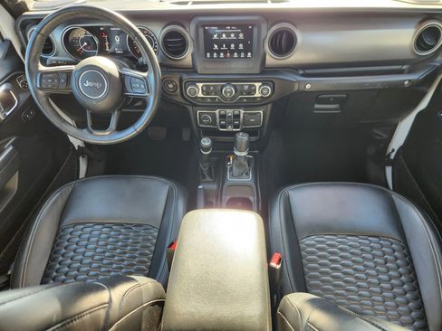 Used 2022 Jeep Wrangler Unlimited Sport image 2