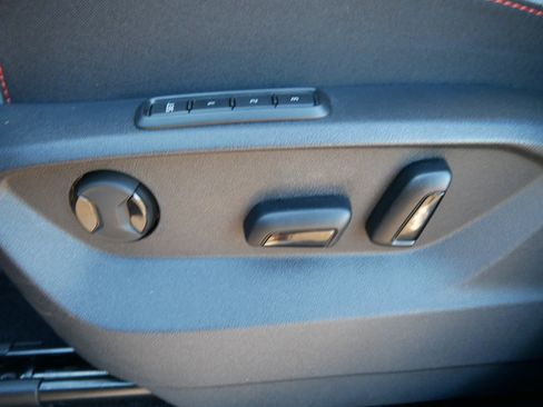 Used 2024 Volkswagen Atlas Peak Edition SEL image 23