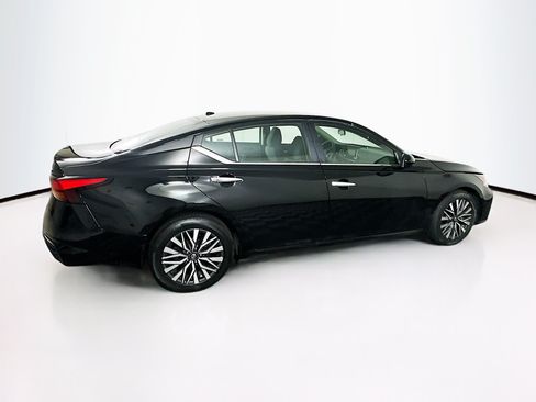 Used 2023 Nissan Altima 2.5 SV FWD image 10