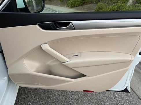 Used 2017 Volkswagen Passat 1.8T S image 20