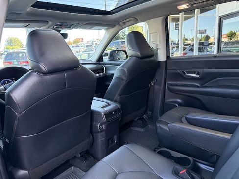 Used 2024 Toyota Grand Highlander AWD Hybrid image 29
