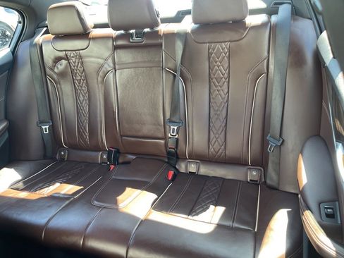 Used 2022 BMW 530e xDrive w/ M Sport Package image 23