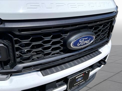Used 2024 Ford F250 Lariat w/ Sport Appearance Package AWD/4WD image 30