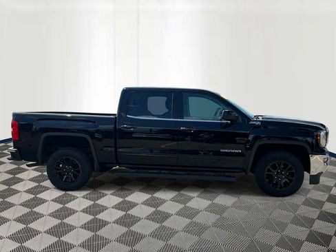 Used 2017 GMC Sierra 1500 SLE w/ SLE Value Package AWD/4WD image 5