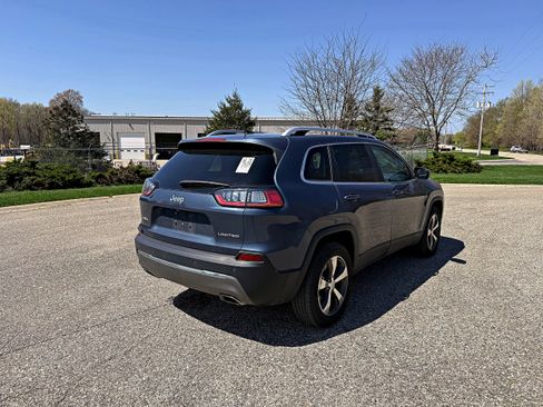 Used 2019 Jeep Cherokee Limited image 9