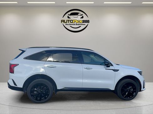 Used 2023 Kia Sorento SX AWD/4WD image 8