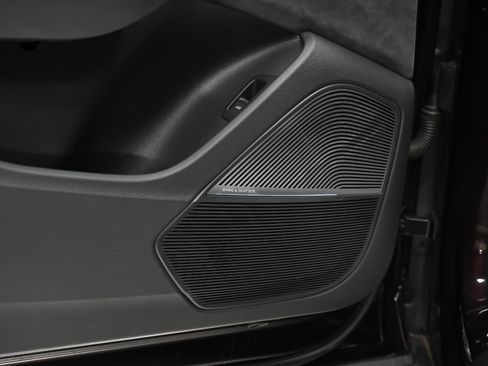 Used 2021 Audi RS Q8 w/ Carbon Optic Package image 20