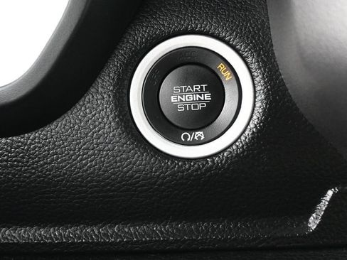 Used 2021 RAM 1500 Big Horn RWD image 30