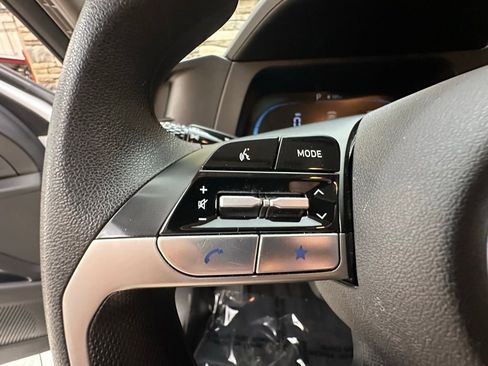 Certified 2024 Hyundai Elantra SE image 22