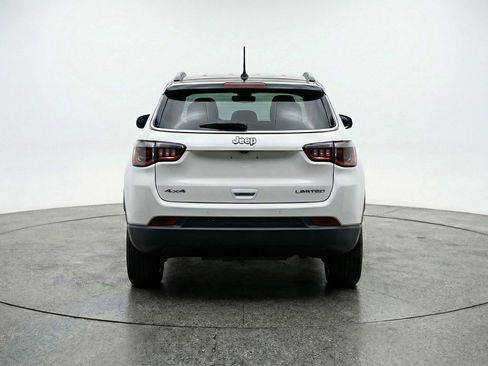 Used 2025 Jeep Compass Trailhawk AWD/4WD image 7
