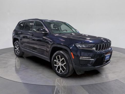 Used 2024 Jeep Grand Cherokee Limited image 9