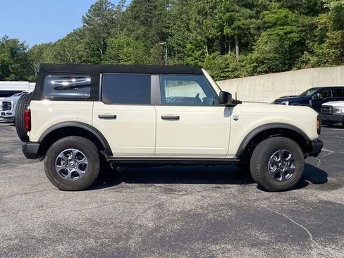 Used 2025 Ford Bronco Big Bend image 2