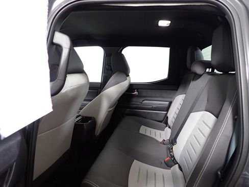 Used 2025 Toyota Tacoma TRD Sport image 31