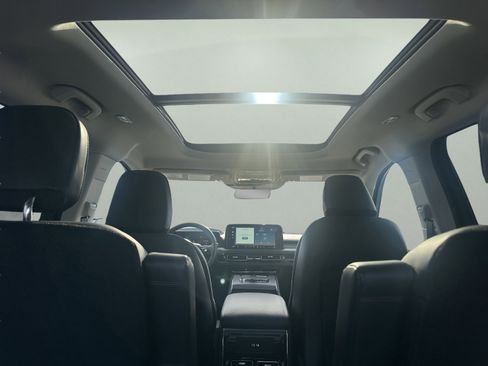 New 2026 Lincoln Aviator AWD image 16