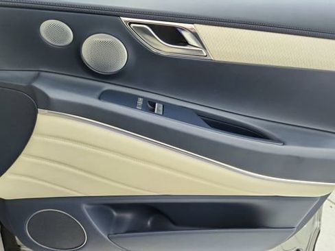 Used 2025 Genesis GV80 3.5T Prestige image 25