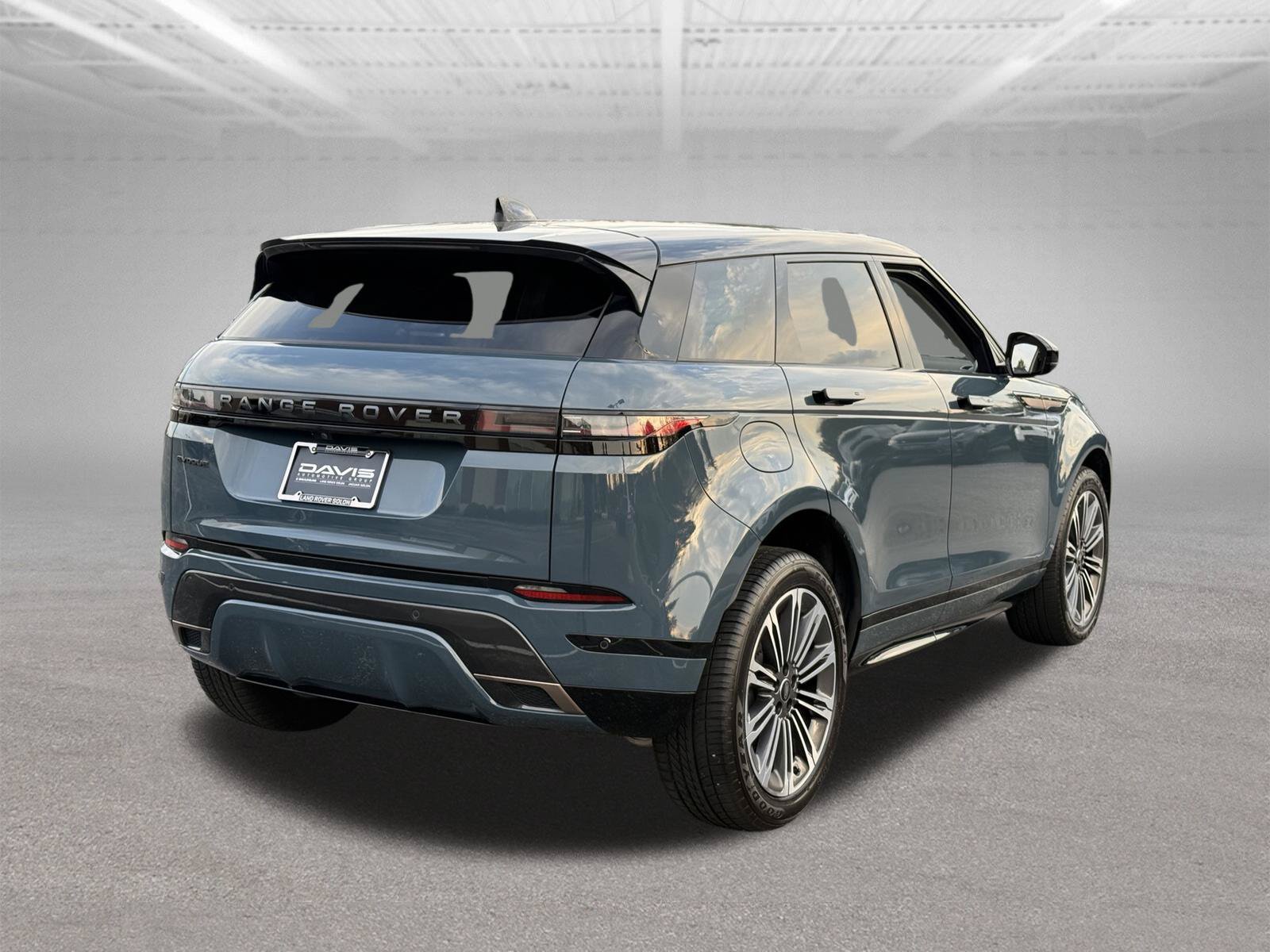 Used 2024 Land Rover Range Rover Evoque Dynamic SE AWD/4WD image 8