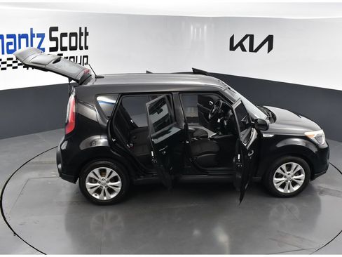 Used 2015 Kia Soul + FWD image 32