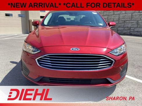 Used 2020 Ford Fusion SE FWD image 2