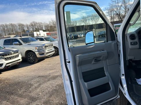 New 2026 Ford E-450 and Econoline 450 Super Duty w/ Driver's Safety Package image 8