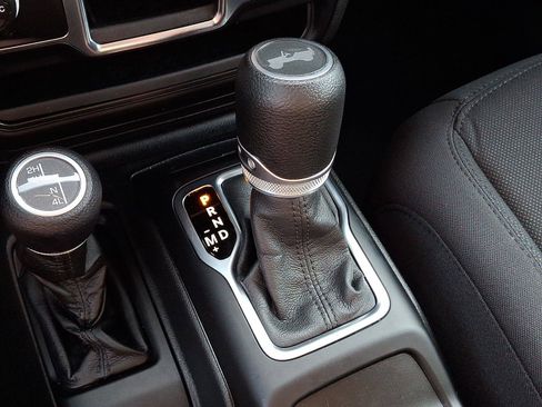 Used 2022 Jeep Wrangler Unlimited Sport AWD/4WD image 14