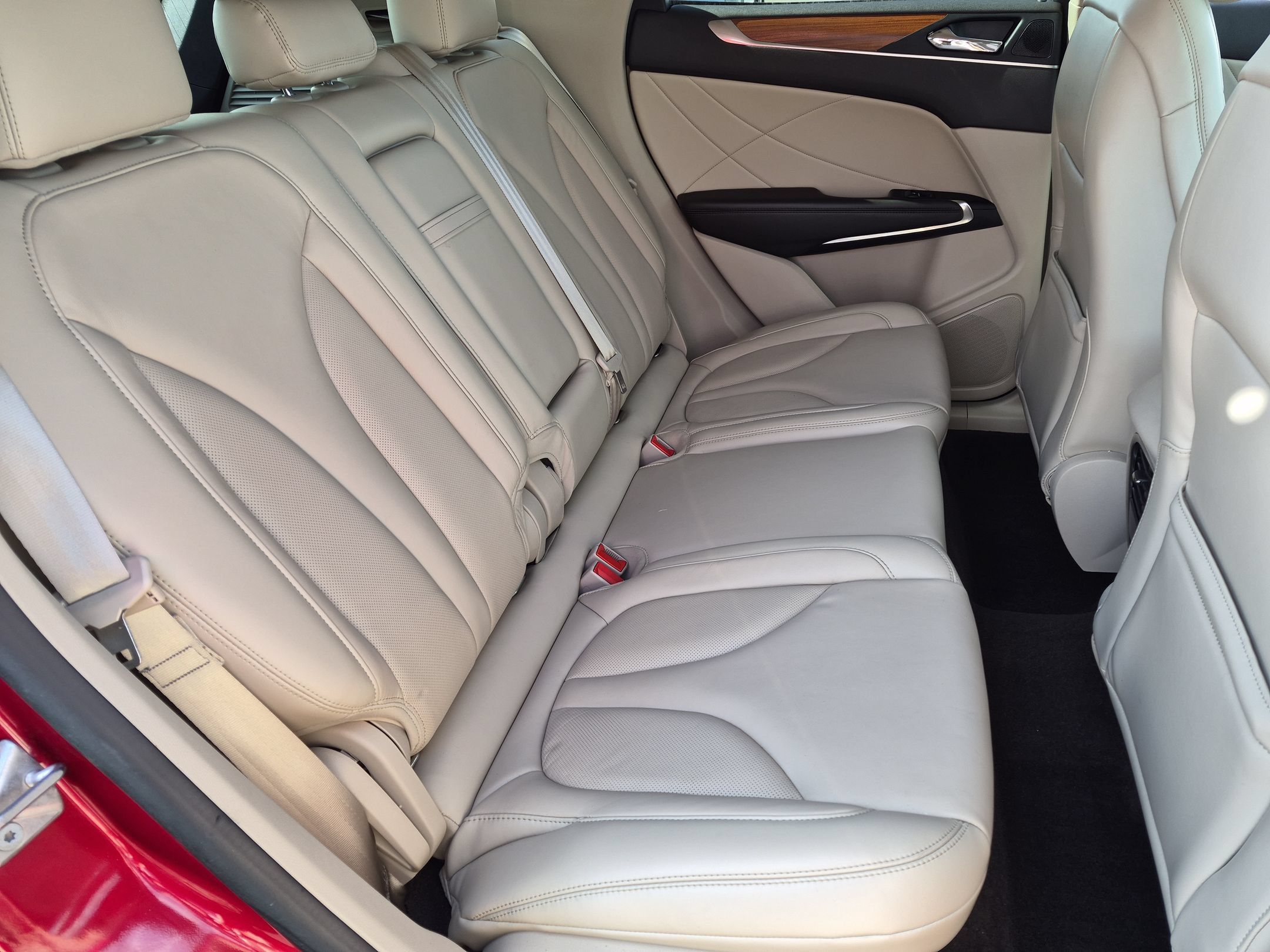 Used 2019 Lincoln MKC Select w/ Select Plus Package AWD/4WD image 27