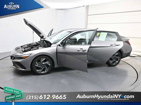 Used 2024 Hyundai Elantra SEL w/ Convenience Package FWD image 39