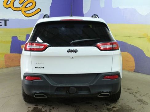 Used 2017 Jeep Cherokee Sport AWD/4WD image 3