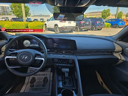 Used 2023 Hyundai Elantra SEL w/ Convenience Package FWD image 22