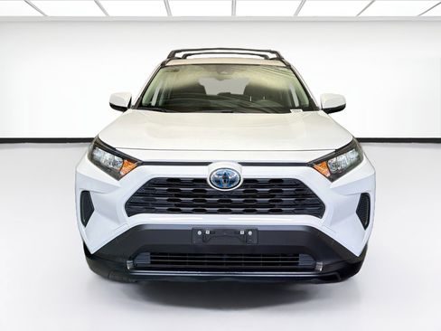 Used 2022 Toyota RAV4 LE AWD/4WD image 2