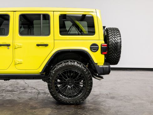 Used 2022 Jeep Wrangler Unlimited Rubicon w/ Trailer Tow Package AWD/4WD image 13