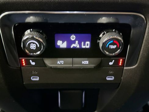 Used 2026 Chevrolet Tahoe High Country AWD/4WD image 26