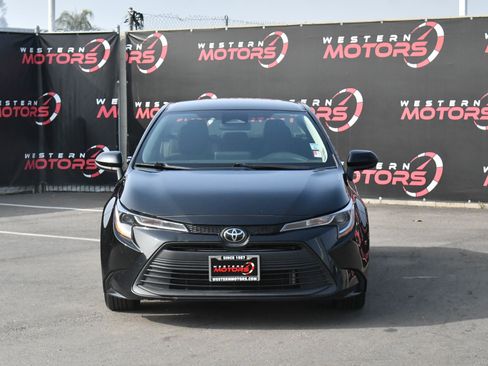 Used 2024 Toyota Corolla LE image 2